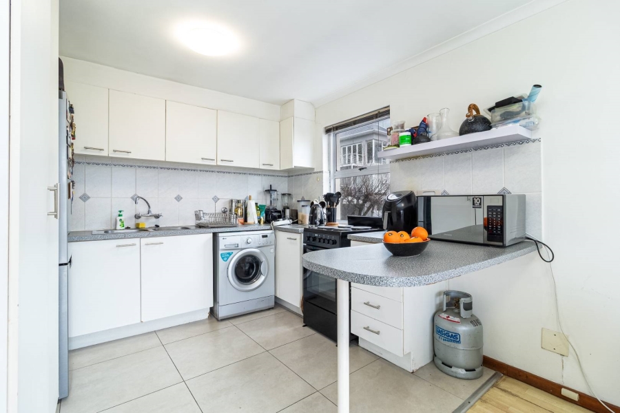 To Let 2 Bedroom Property for Rent in Green Point Western Cape